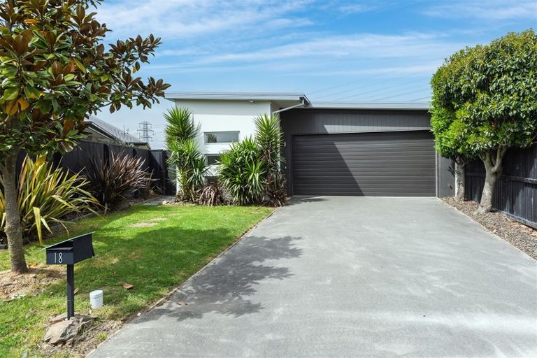 Photo of property in 18 Millesimes Way, Yaldhurst, Christchurch, 8042