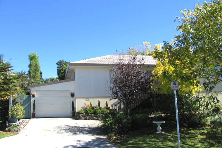 Photo of property in 1 Metric Place, Te Atatu South, Auckland, 0610