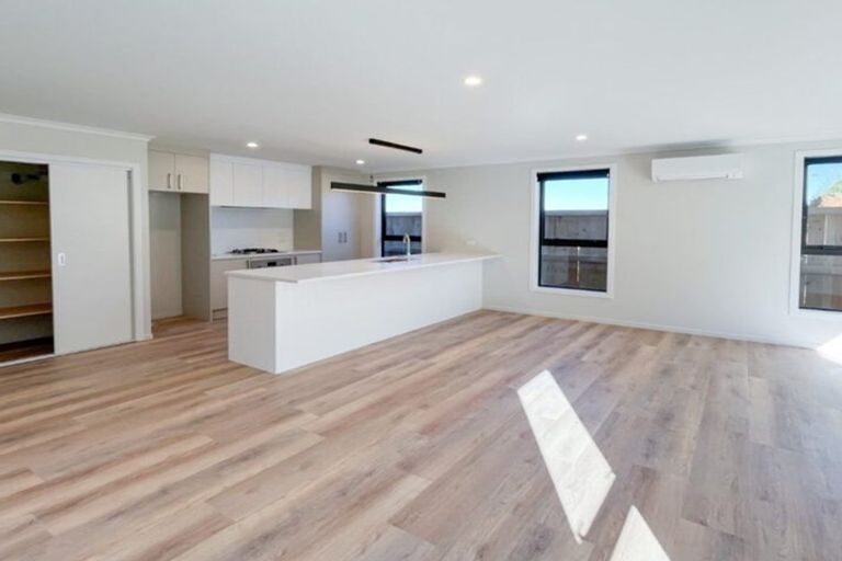 Photo of property in 7 Waruhia Crescent, Rototuna North, 3281