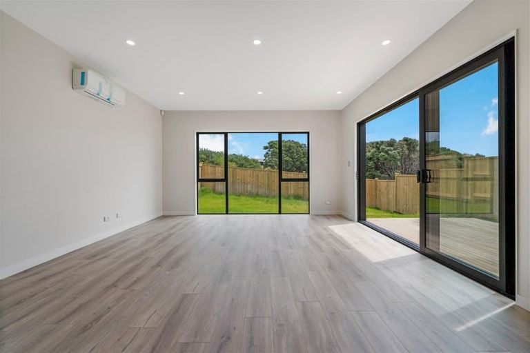 Photo of property in 40 Whakairo Crescent, Gulf Harbour, Whangaparaoa, 0930