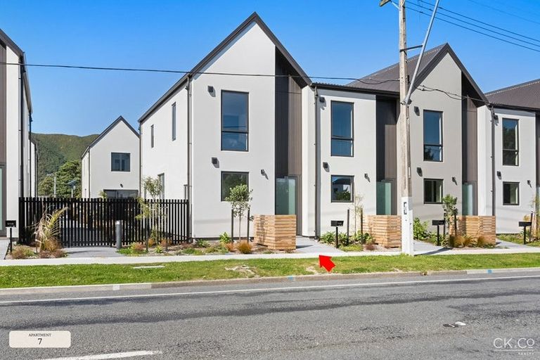 Photo of property in 130 Cambridge Terrace, Fairfield, Lower Hutt, 5011