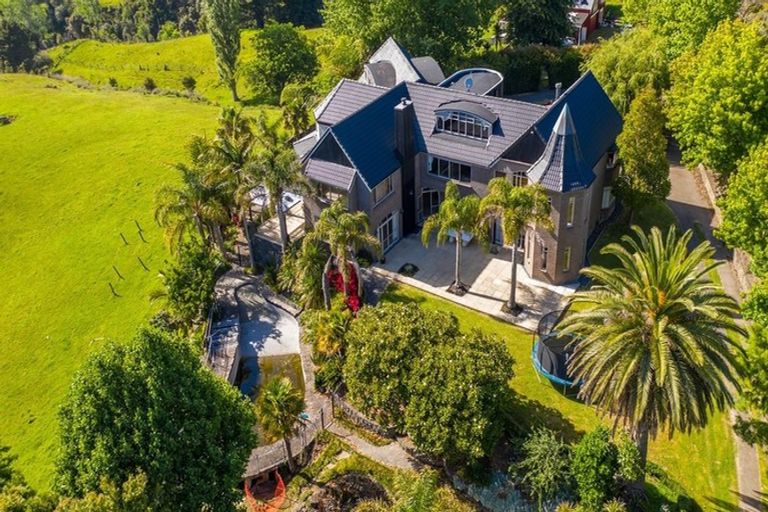 Photo of property in 15 Strathfield Lane, Whitford, Howick, 2571