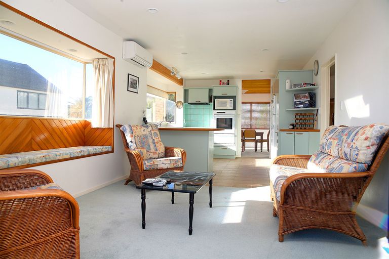 Photo of property in 53 Ribbonwood Crescent, Goodwood Heights, Auckland, 2105