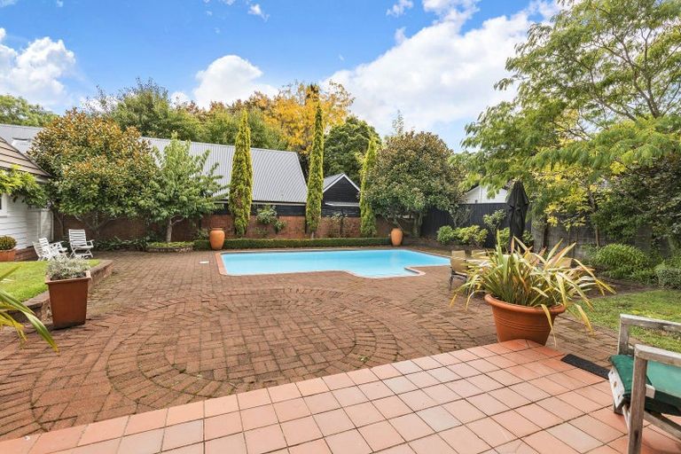 Photo of property in 305 Fergusson Drive, Heretaunga, Upper Hutt, 5018