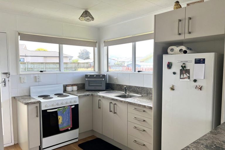 Photo of property in 8 Mccallum Street, Dannevirke, 4930