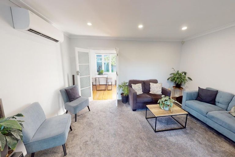 Photo of property in 15 Dorset Crescent, Hokowhitu, Palmerston North, 4410