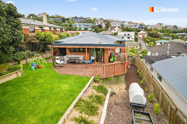 Photo of property in 21 Chisholm Place, Tainui, Dunedin, 9013