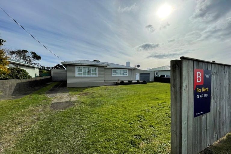 Photo of property in 382 South Road, Omata, New Plymouth, 4374