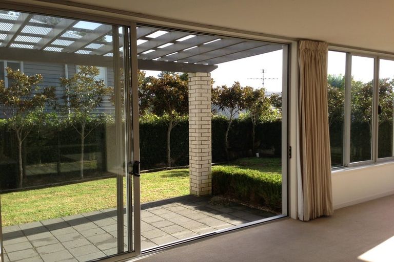 Photo of property in 715a Beach Road, Browns Bay, Auckland, 0630