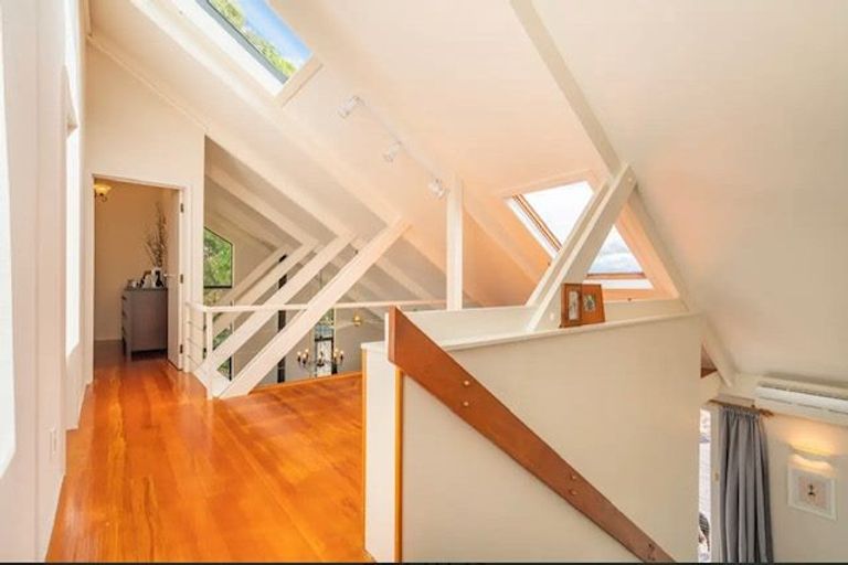 Photo of property in 22 Jane Street, Macandrew Bay, Dunedin, 9014