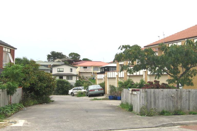 Photo of property in 2/17 Charlenne Close, Ranui, Auckland, 0612