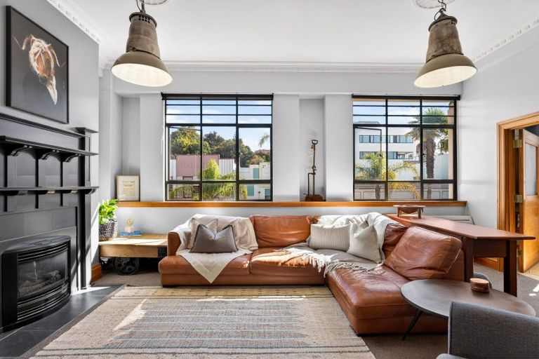 Photo of property in 153 Emerson Street, Napier South, Napier, 4110