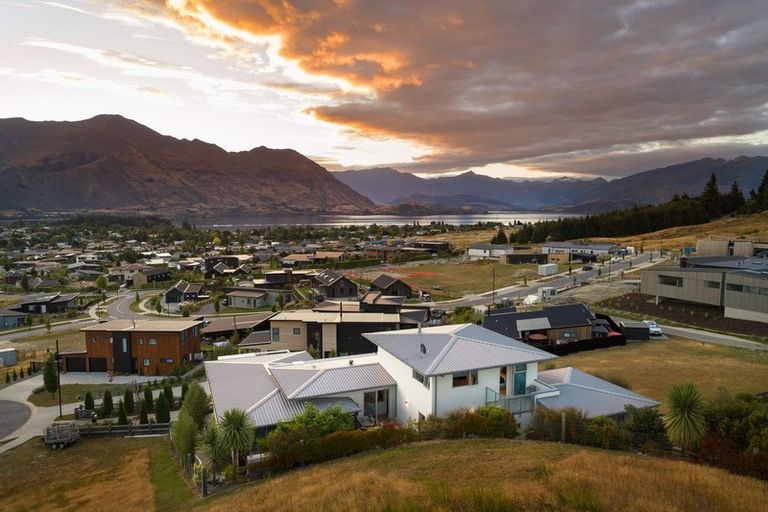 Photo of property in 11 Barclay Place, Wanaka, 9305