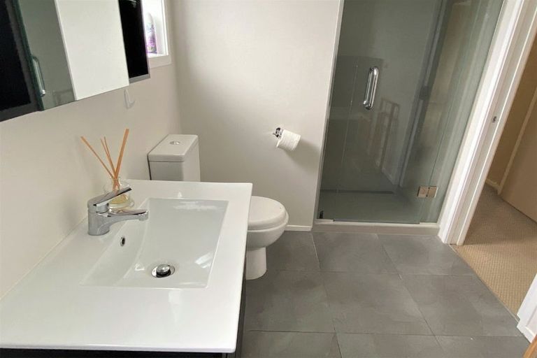 Photo of property in 9 Heaphy Street, Westown, New Plymouth, 4310