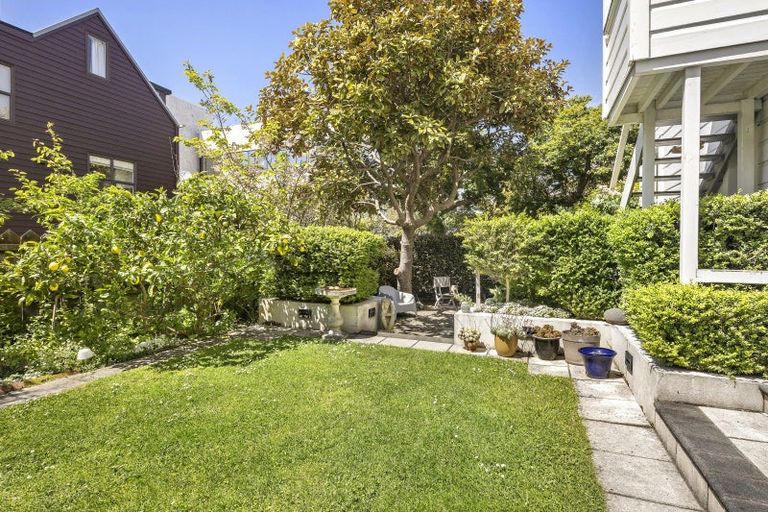 Photo of property in 82 Hobson Street, Thorndon, Wellington, 6011