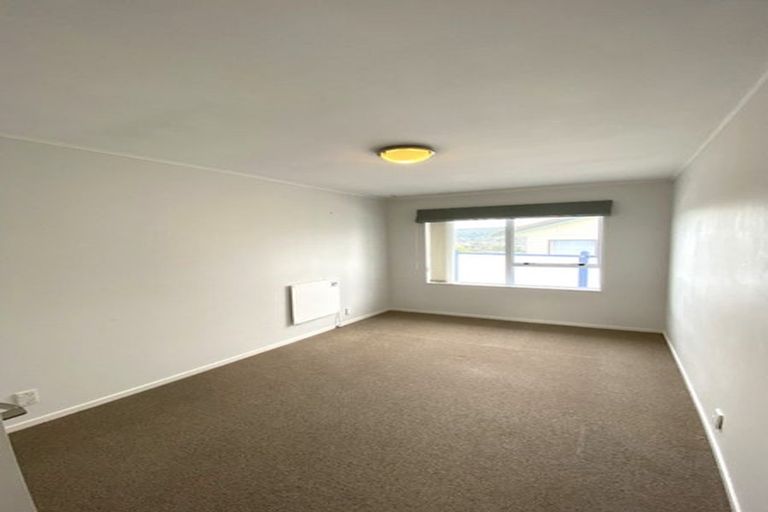 Photo of property in 14 Maracas Crescent, Grenada Village, Wellington, 6037