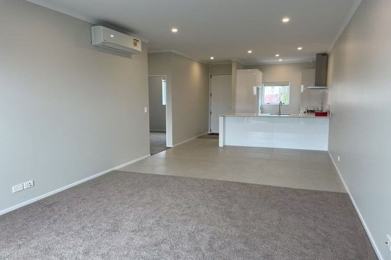 Photo of property in 26a Taikura Avenue, Red Beach, 0932