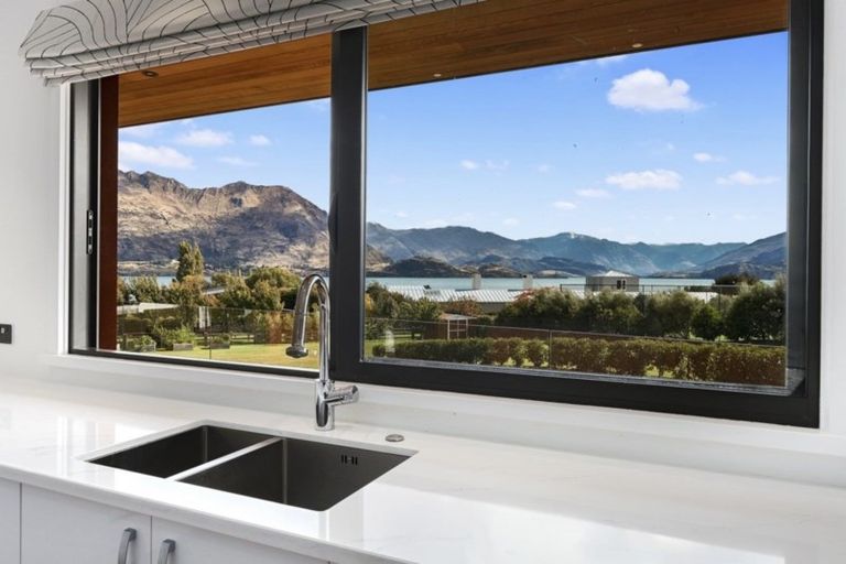 Photo of property in 314 Beacon Point Road, Wanaka, 9305