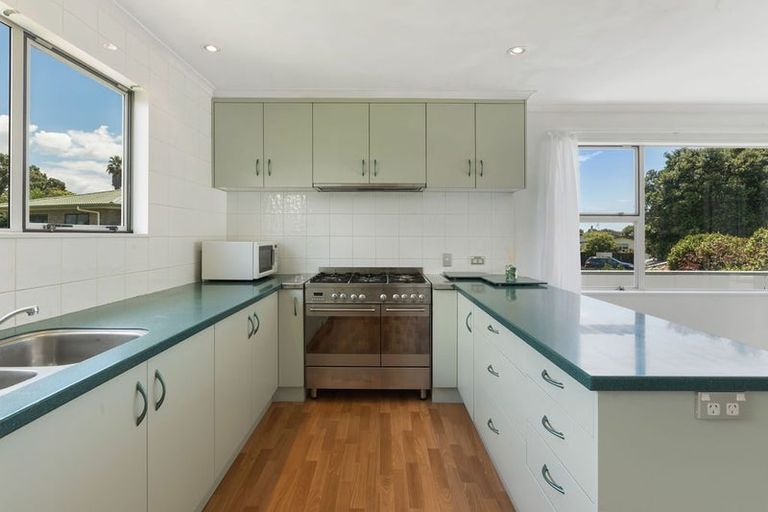 Photo of property in 17 Athenree Road, Athenree, Katikati, 3177