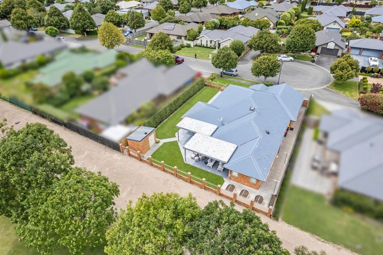Photo of property in 27 Providence Place, Redwood, Christchurch, 8051