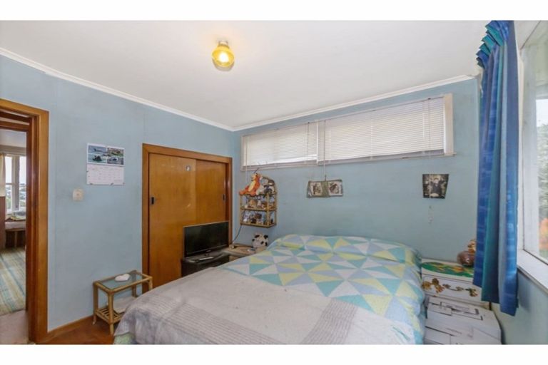 Photo of property in 59 Totaravale Drive, Totara Vale, Auckland, 0629