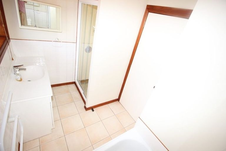 Photo of property in 37 Thorburn Avenue, Red Beach, 0932