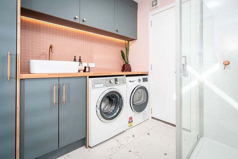 Photo of property in 18 Lawrence Street, Newtown, Wellington, 6021