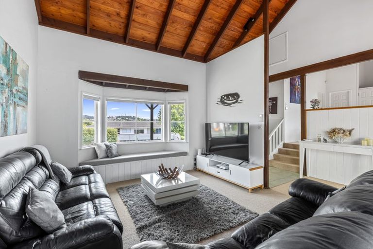 Photo of property in 32 Danbury Drive, Torbay, Auckland, 0630