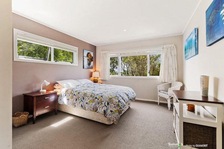 Photo of property in 138 Nicholson Road, Khandallah, Wellington, 6035