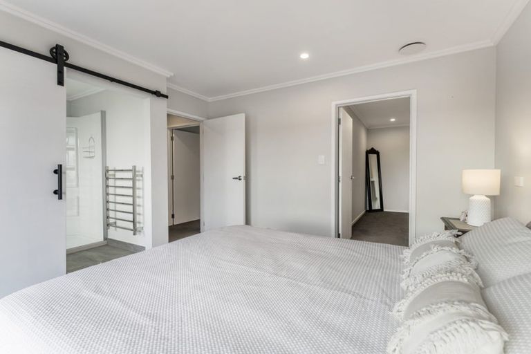 Photo of property in 10 Grenache Way, Kumeu, 0810