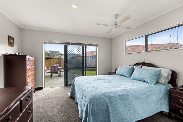 Photo of property in 18 Claridge Place, Taradale, Napier, 4112
