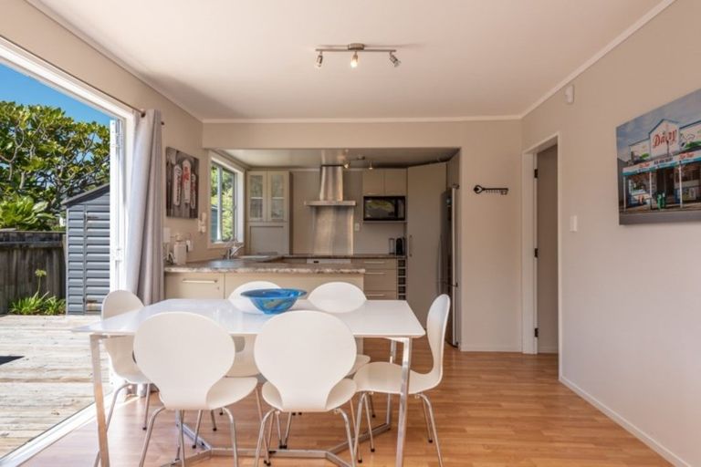 Photo of property in 91 Field Way, Waikanae Beach, Waikanae, 5036