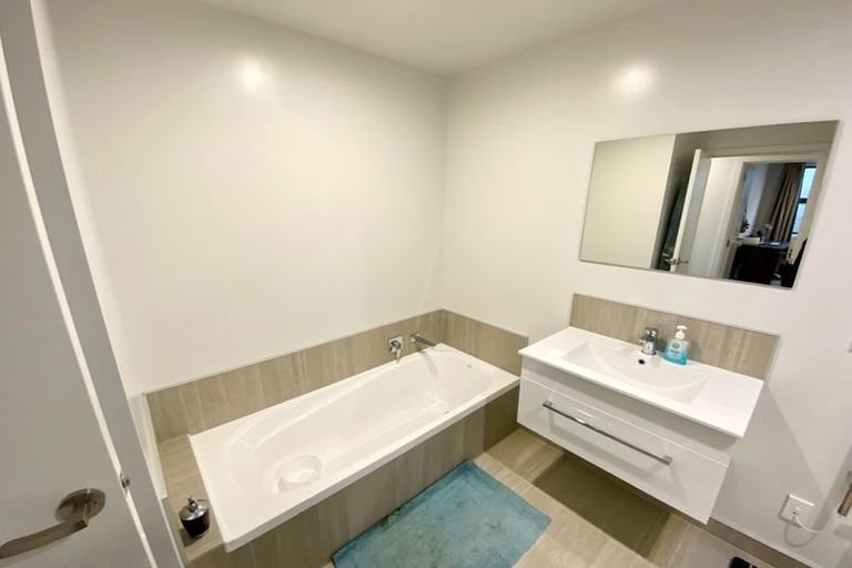 Photo of property in 32 Liberation Road, Papakura, 2110