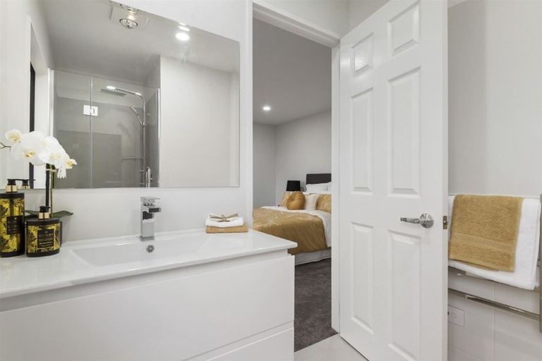 Photo of property in 7 Graham Collins Drive, Windsor Park, Auckland, 0632