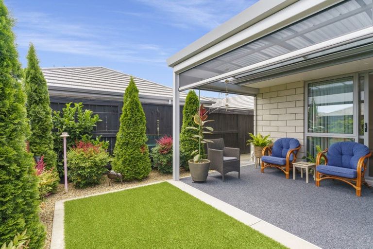 Photo of property in 1 Lance Way, Papamoa, 3118