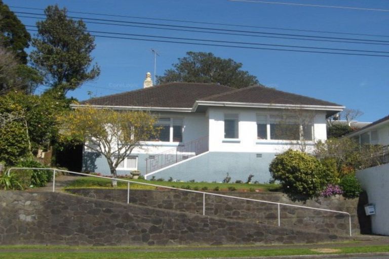 Photo of property in 219 Powderham Street, New Plymouth, 4310