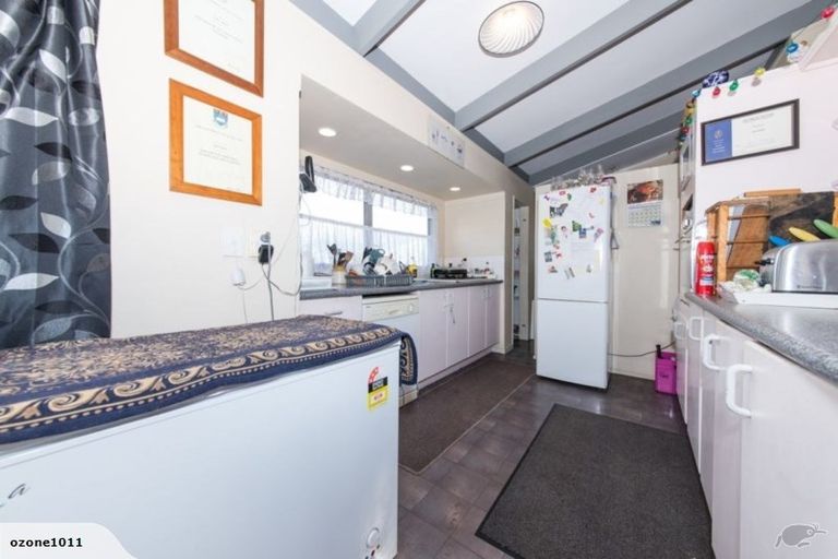 Photo of property in 68a Great South Road, Papakura, 2110