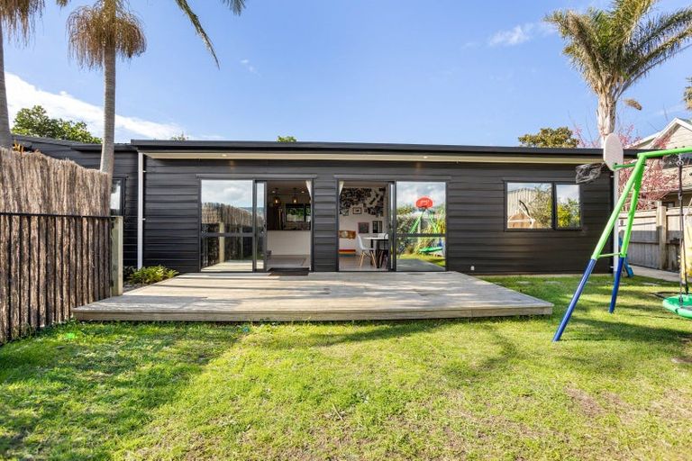 Photo of property in 15a Meadow Drive, Whitianga, 3510