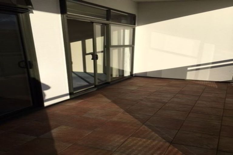 Photo of property in 7/372 Rosedale Road, Rosedale, Auckland, 0632