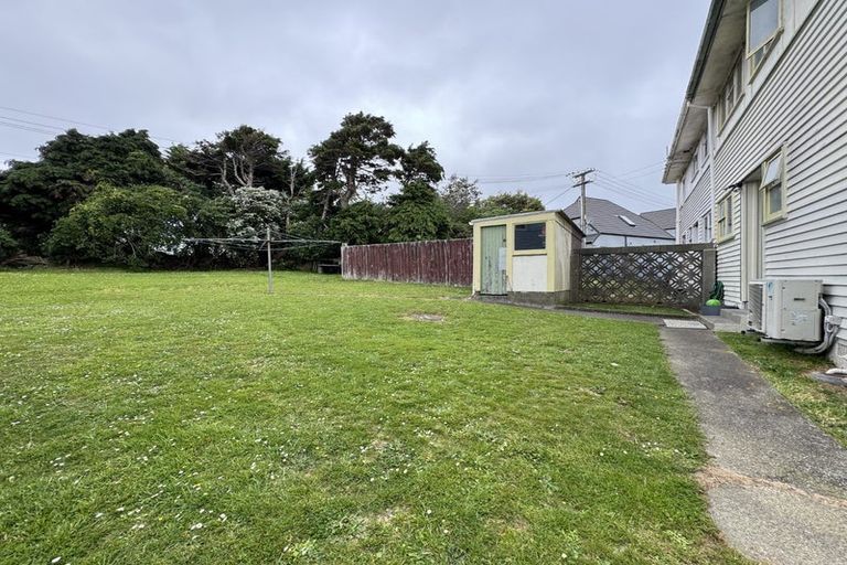 Photo of property in 8 Takatimu Way, Johnsonville, Wellington, 6037