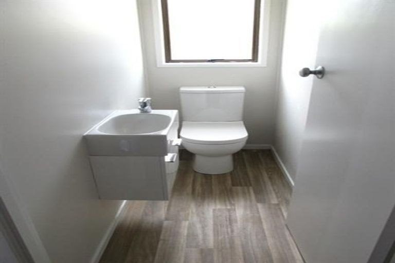 Photo of property in 8 Mayer Place, Ranui, Auckland, 0612