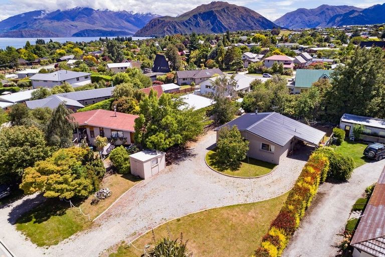 Photo of property in 104 Aubrey Road, Wanaka, 9305