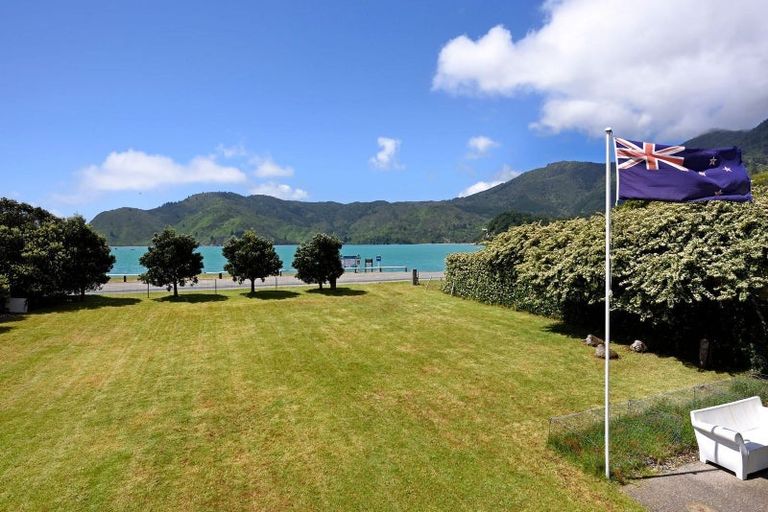 Photo of property in 20 Esplanade, Okiwi Bay, French Pass, 7193