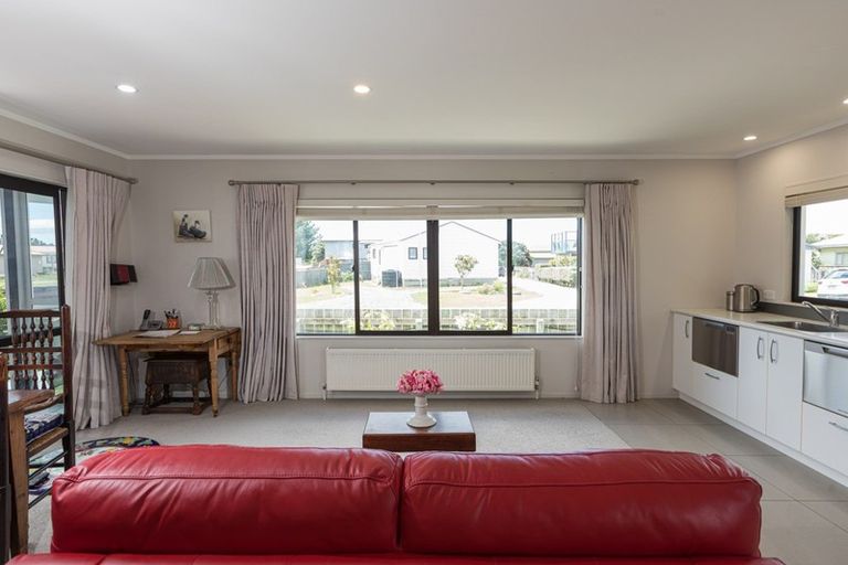 Photo of property in 4 Ohinemuhu Road, Porangahau, 4293