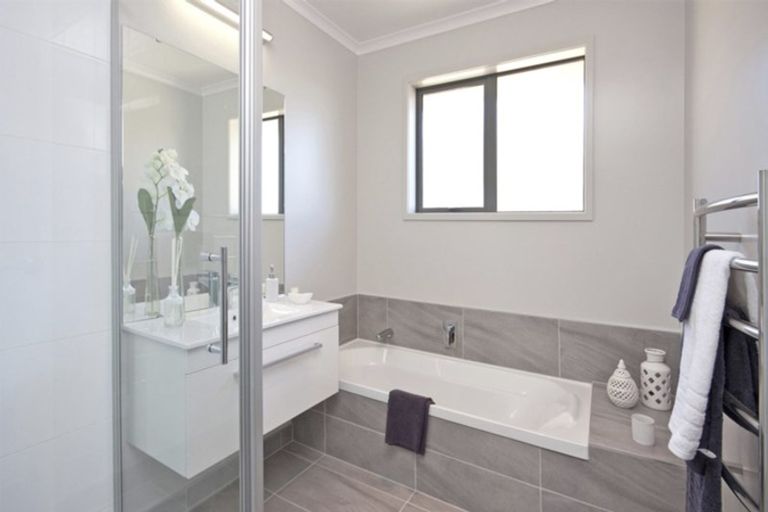 Photo of property in 2 Canmore Street, Pokeno, 2402