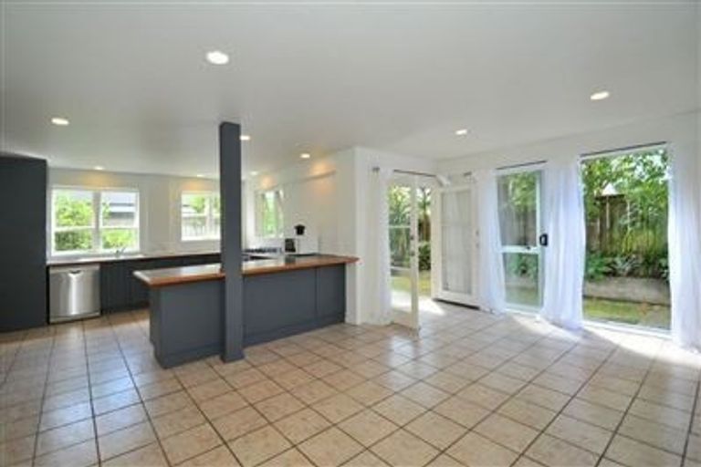 Photo of property in 84 Aberdeen Road, Campbells Bay, Auckland, 0620