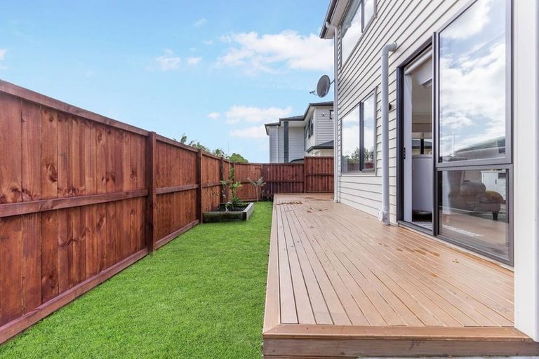 Photo of property in 39a Rodney Street, Howick, Auckland, 2014