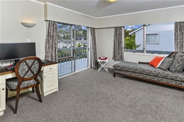Photo of property in 61 Merriefield Avenue, Forrest Hill, Auckland, 0620