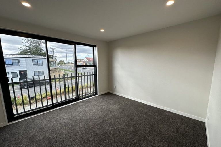 Photo of property in 4 Matakohe Road, Westgate, Auckland, 0814