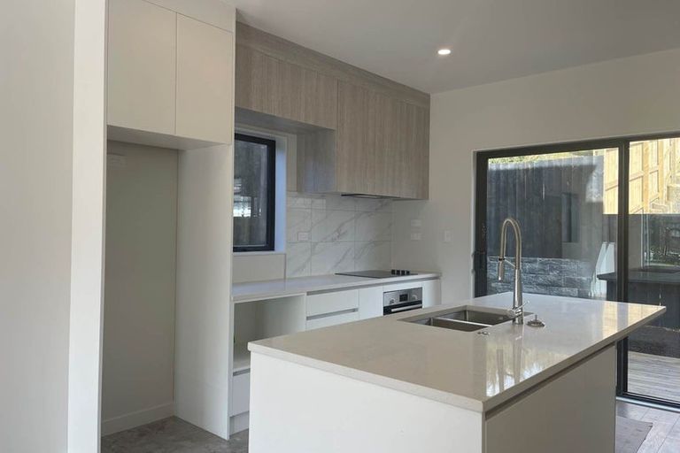 Photo of property in 36b Crestview Rise, Papakura, 2110